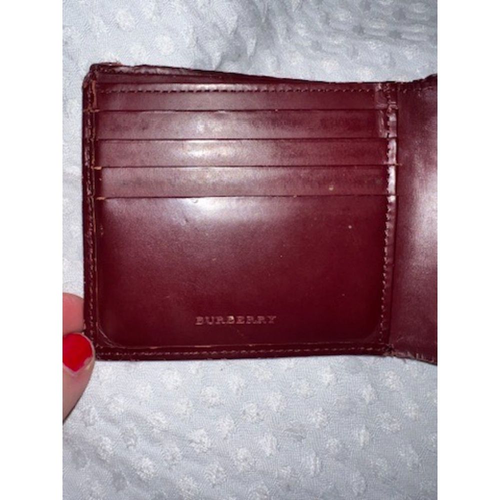 GUC Burberry Smooth Leather Bifold Wallet - Picture 9 of 12